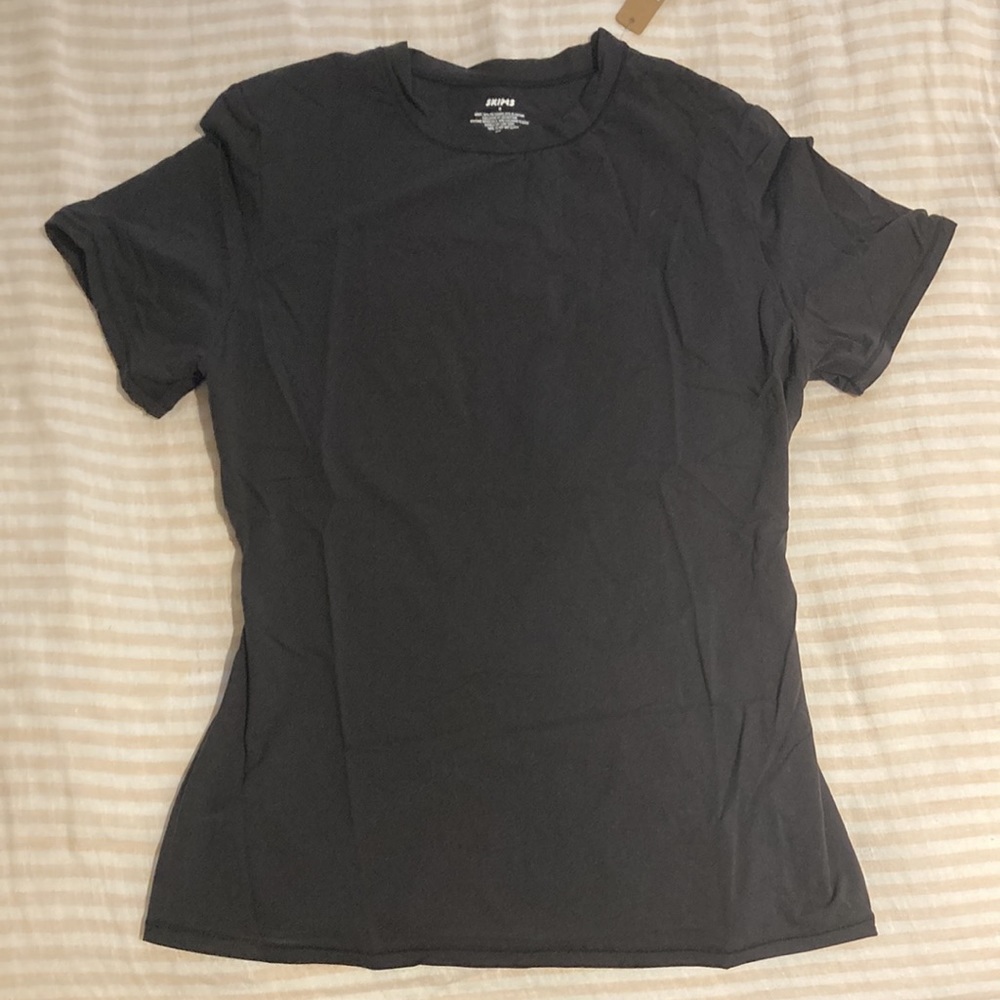 SKIMS NWT Fits Everybody Black Short Sleeve Top